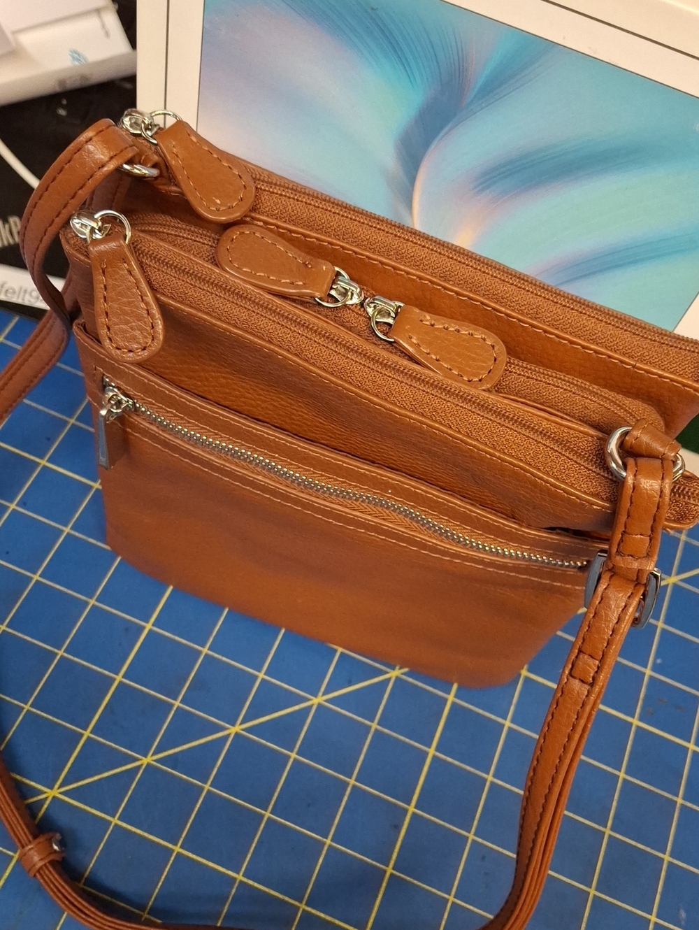 Giani Bernini Triple-Zip Pebble Leather Dasher Crossbody Cognac NWOT - Picture 2 of 13